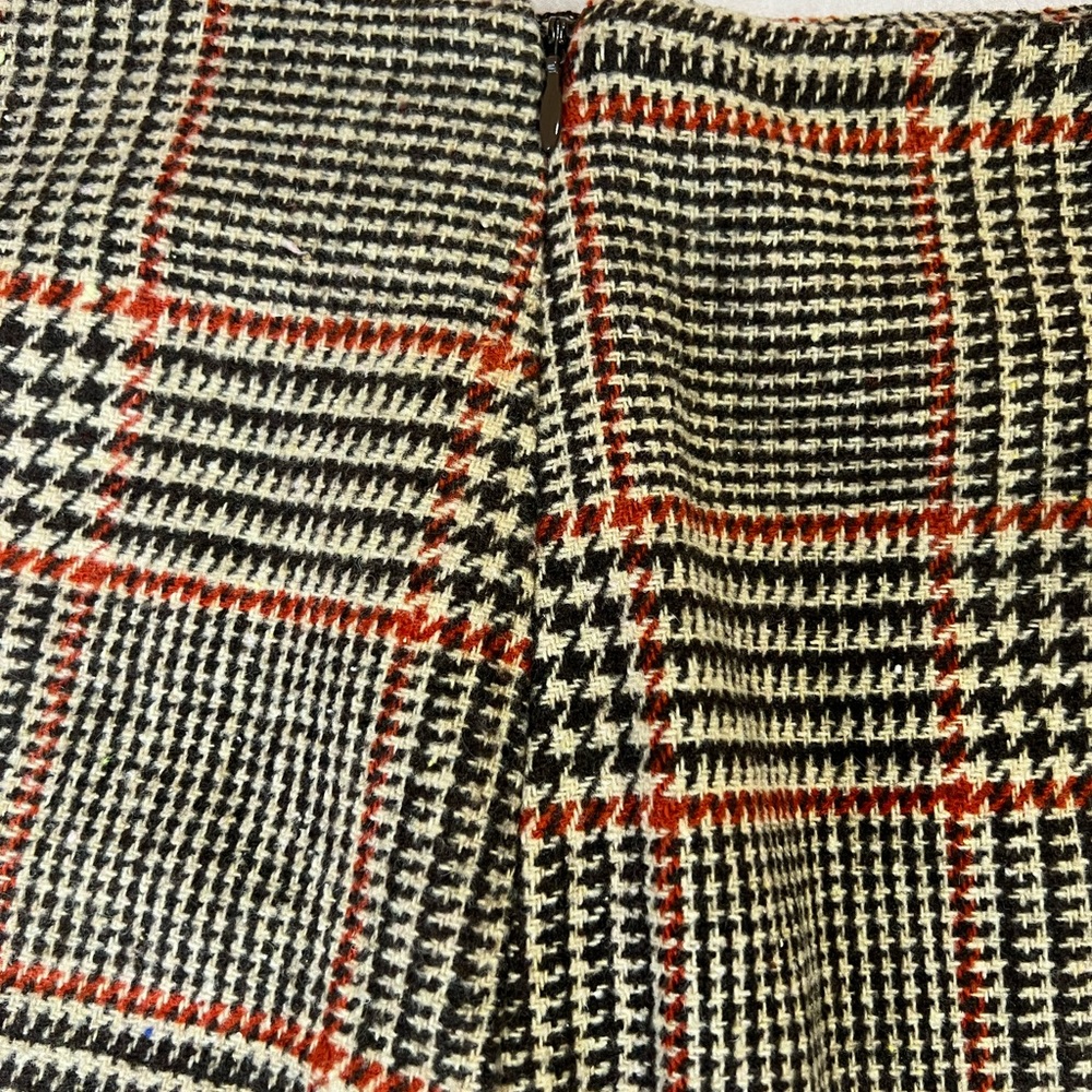 FORVER21 Plaid Mini Skirt - Picture 4 of 6